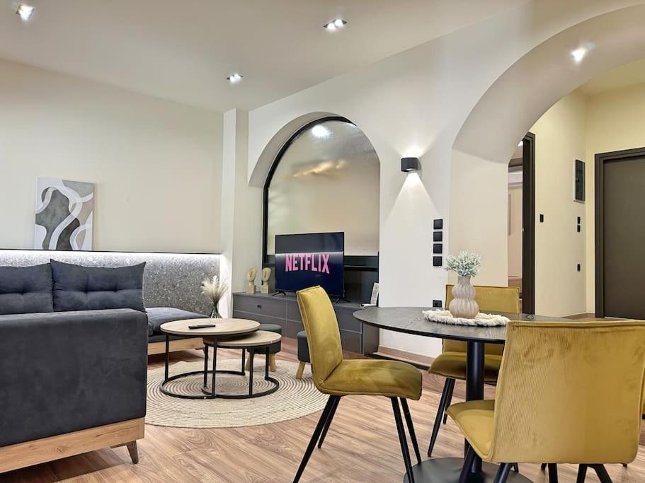 Oasis Luxury Apartments エレトリア エクステリア 写真