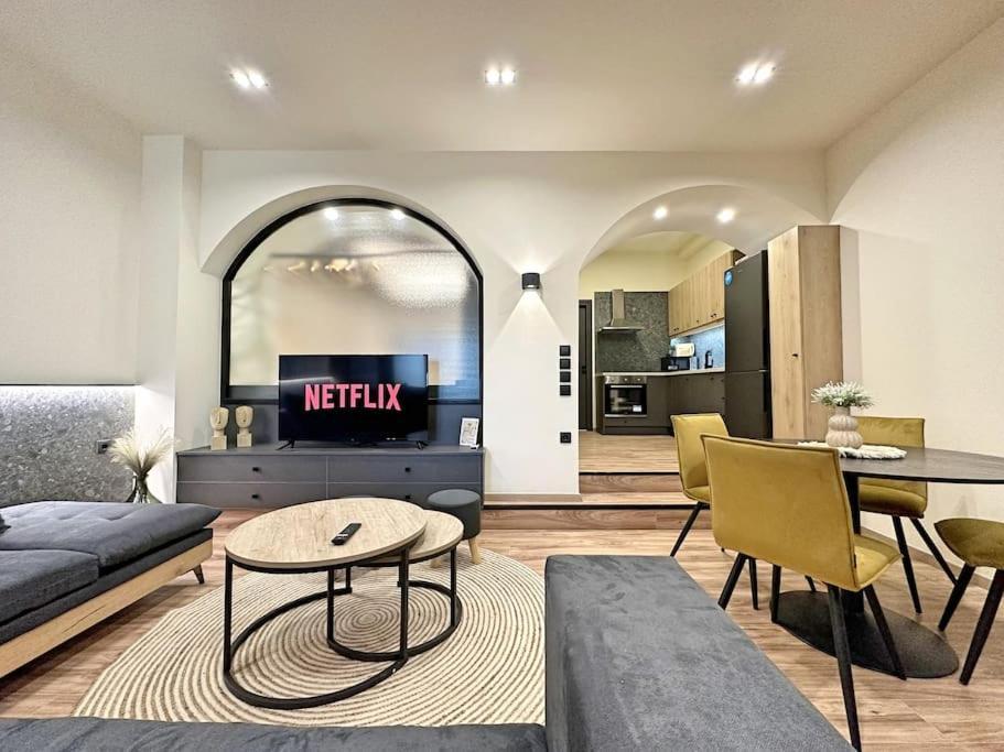 Oasis Luxury Apartments エレトリア エクステリア 写真