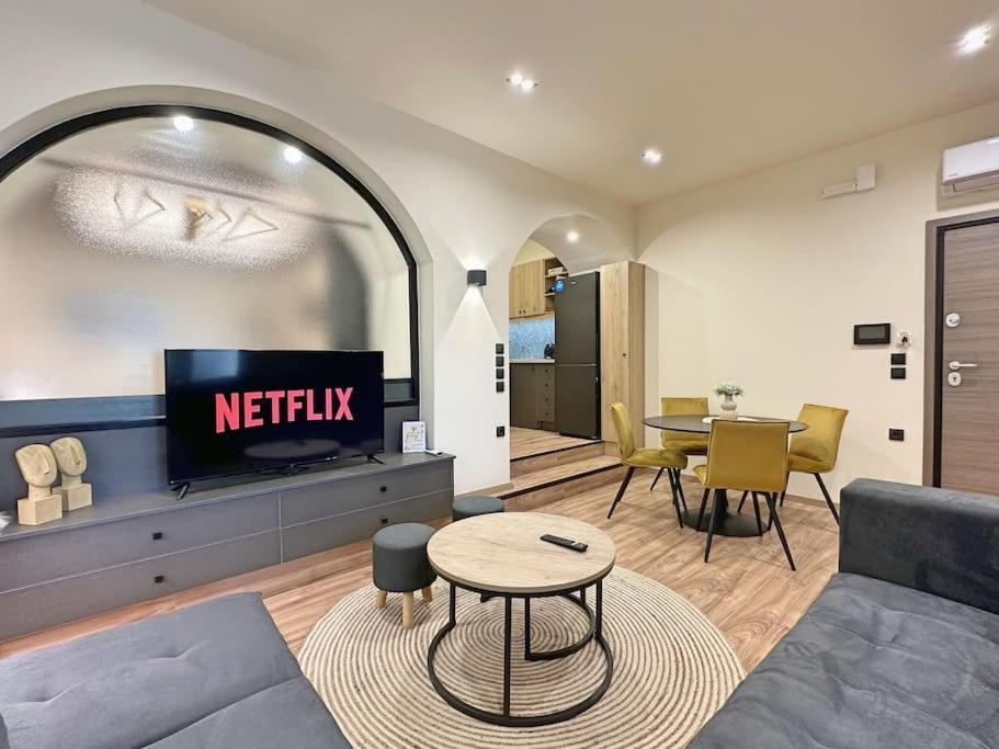 Oasis Luxury Apartments エレトリア エクステリア 写真